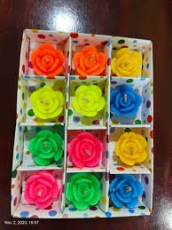 FLOWER FLOATING CANDLES.